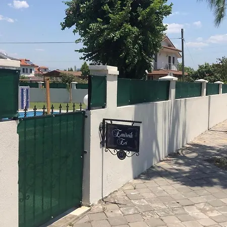 Βίλα Emircik Evi